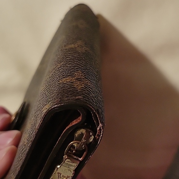 LV MONO Short Zippy Wallet with card case - Picture 6 of 17